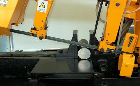 桂阳数控带锯床自动送料精度会出现偏差吗？